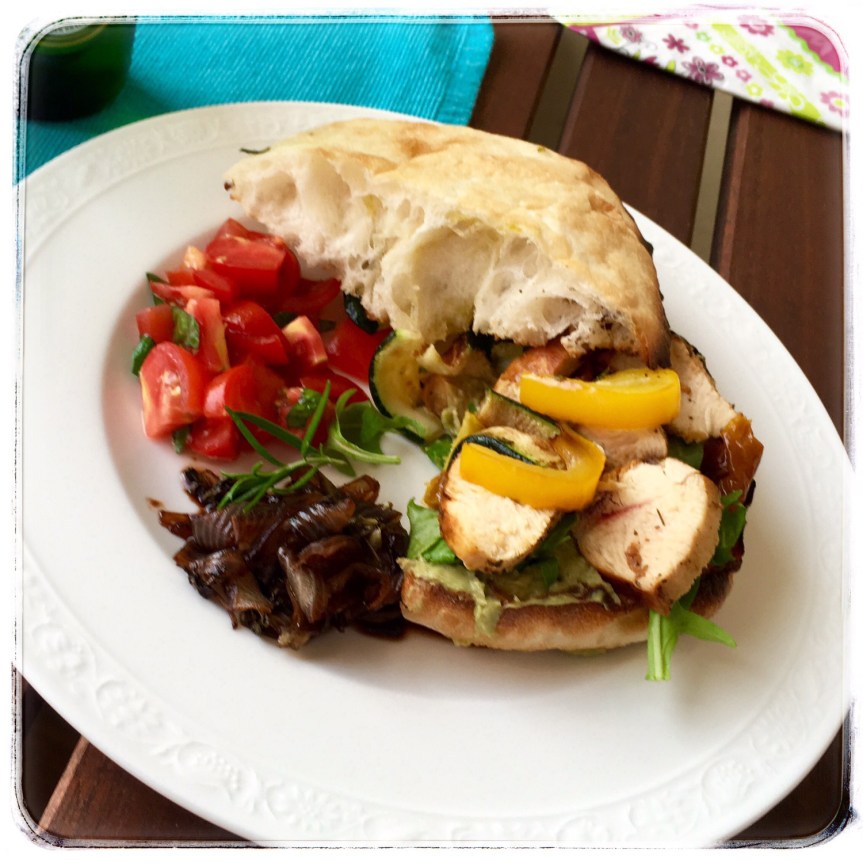 Mediterranes Fladenbrotsandwich