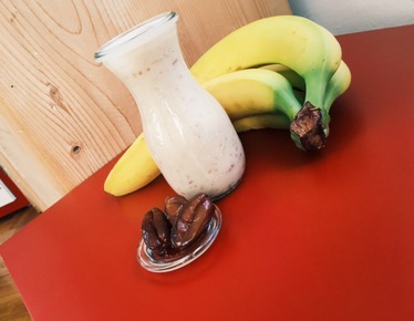 Bananen-Dattel Shake