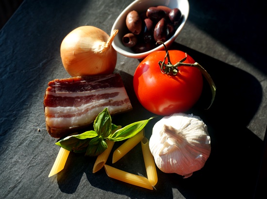 TomateSpeckPenneZwiebel