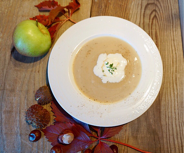 Herbstliche Maronisuppe mit&nbsp;Apfel